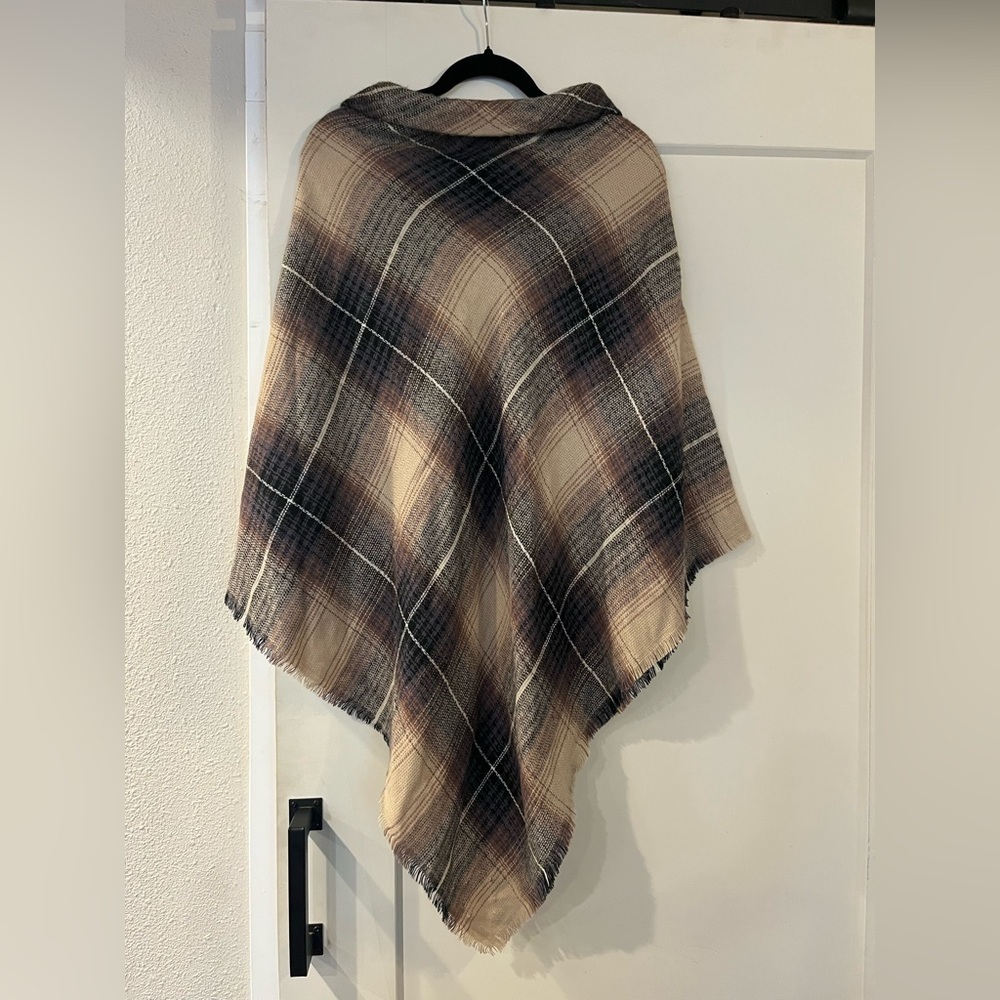 Max Studio Plaid Shawl in Brown and Black ONE SIZE - Picture 6 of 6